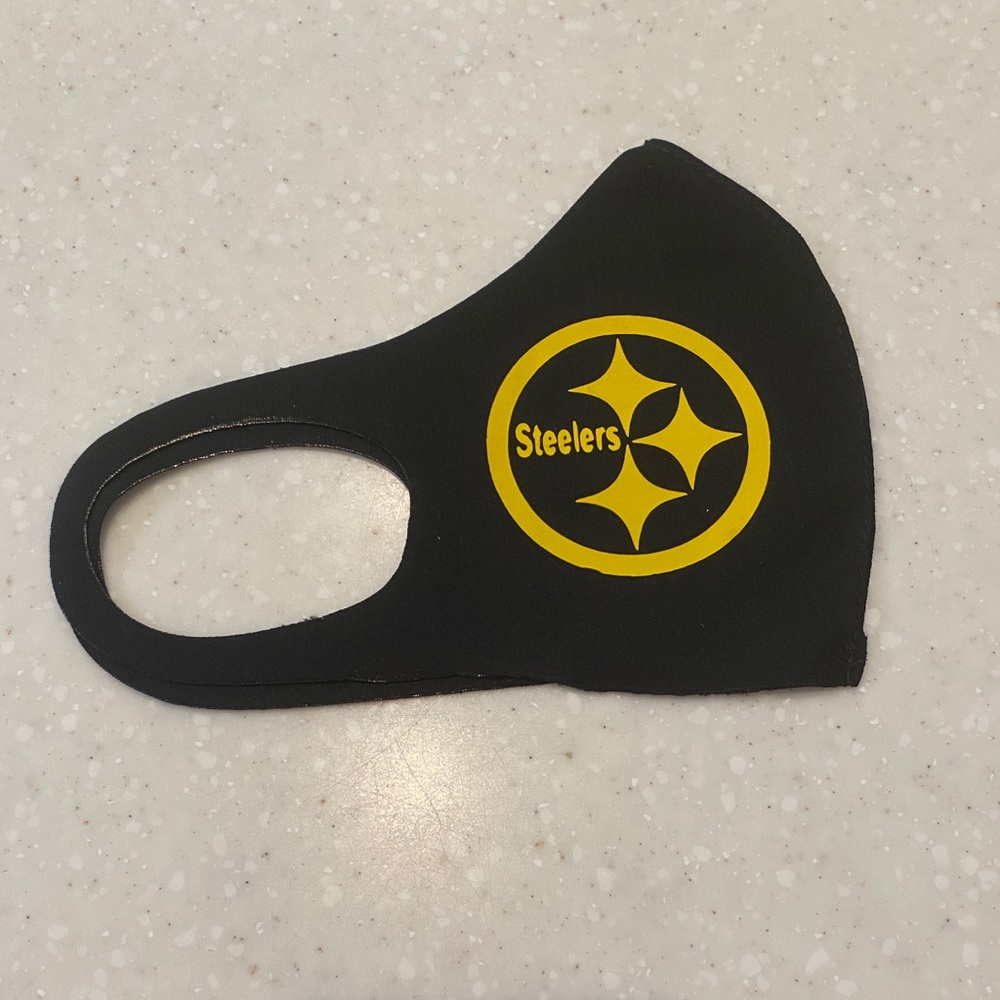 FACE MASK “ STEELERS/ HEART “ 💛